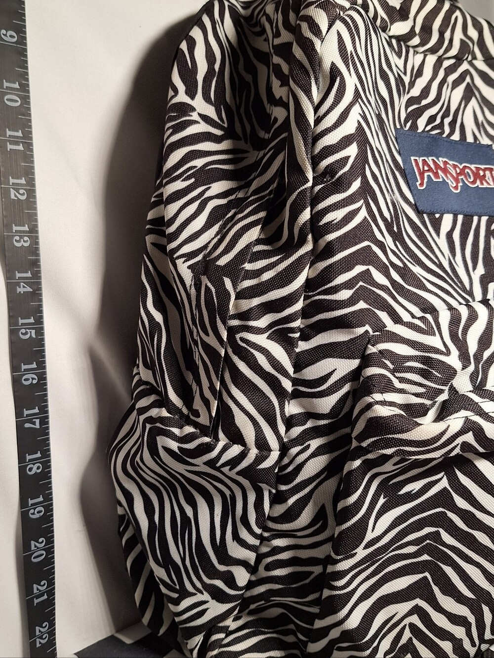 Jansport Backpack Zebra Black White w/ Purple Zipper Pulls - Picture 4 of 14